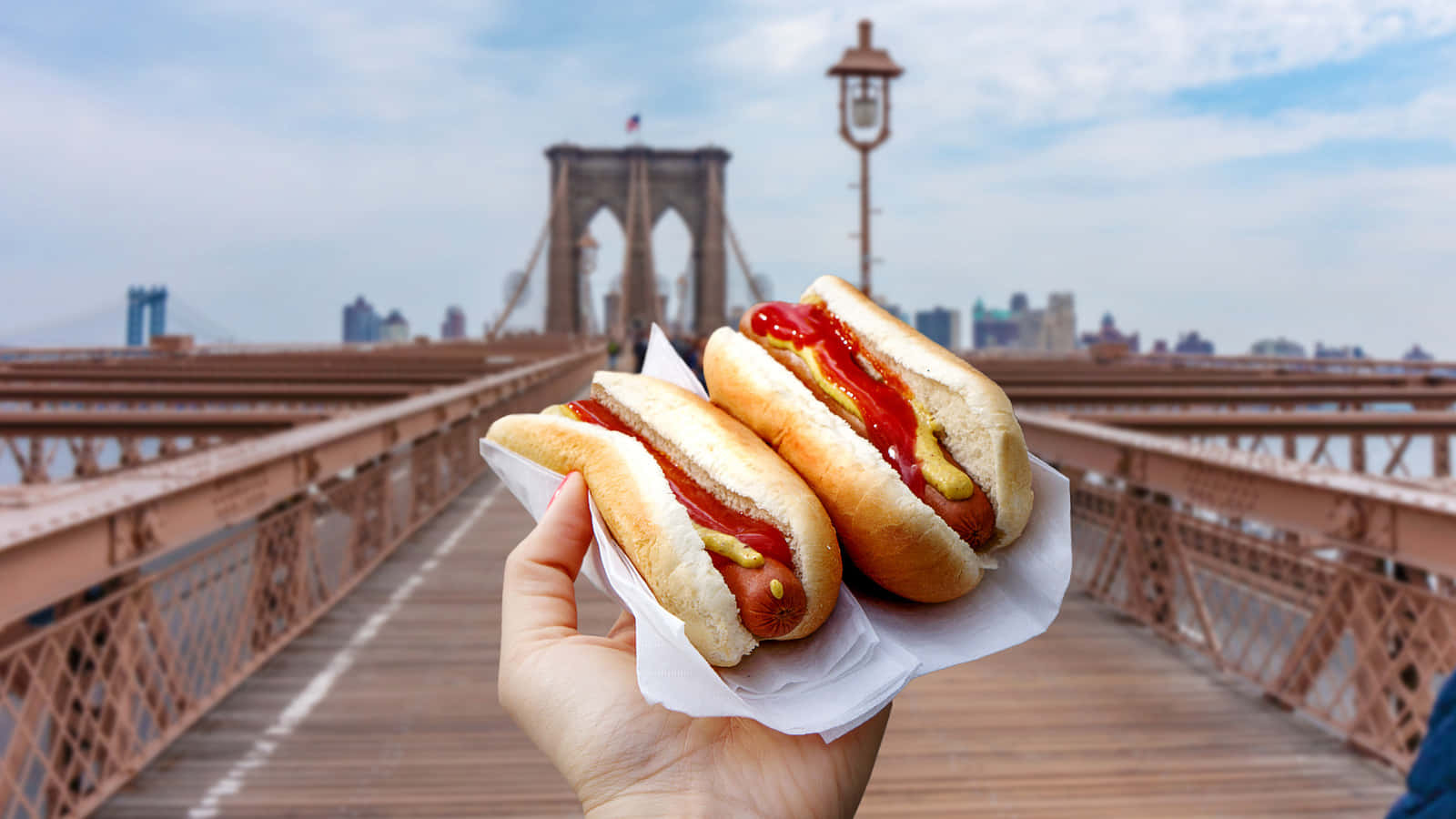 Brooklyn Bridge Hot Dogs Wallpaper