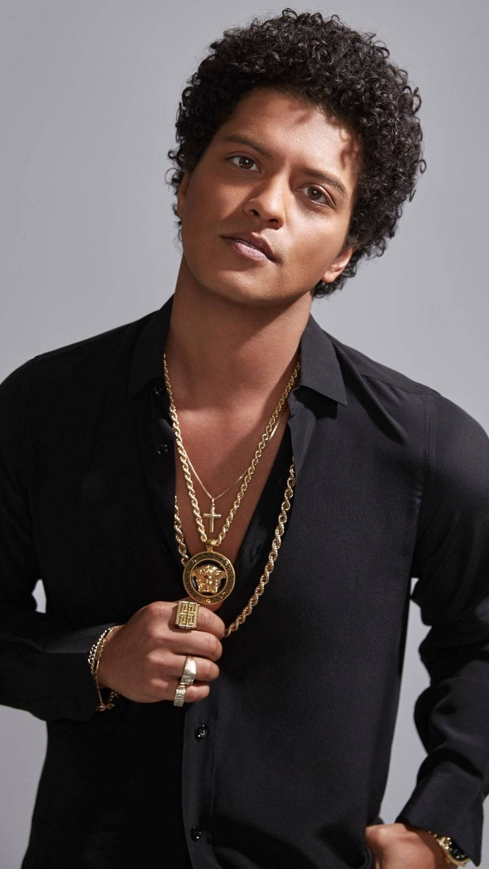 Bruno Mars In Versace Wallpaper