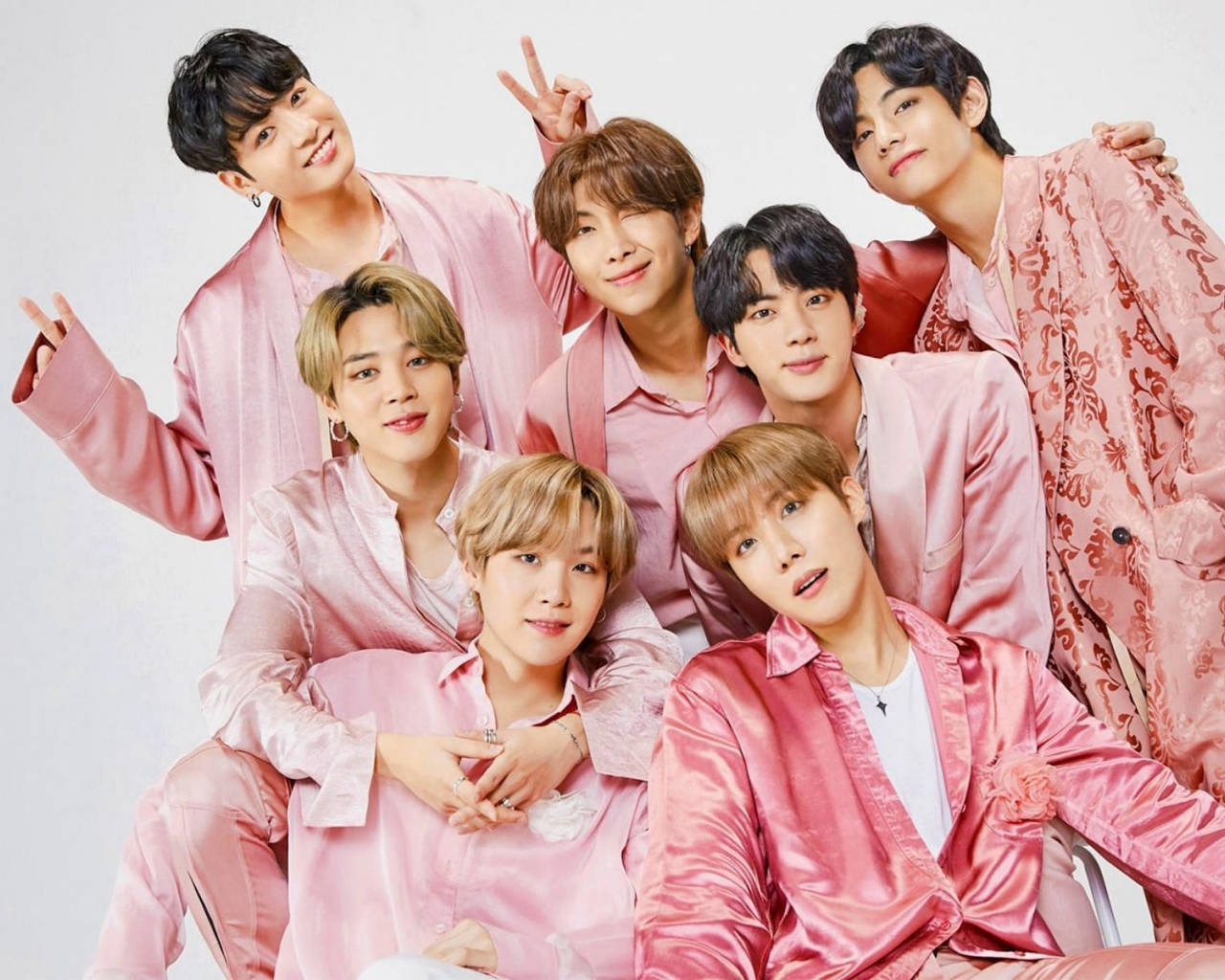 Bts Members In Pink Desktop Wallapaper Wallpaper