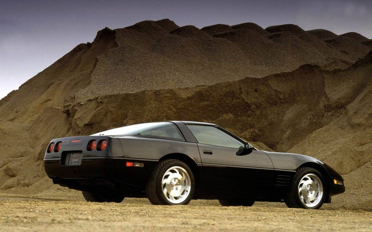 C4 Corvette And Dunes Wallpaper