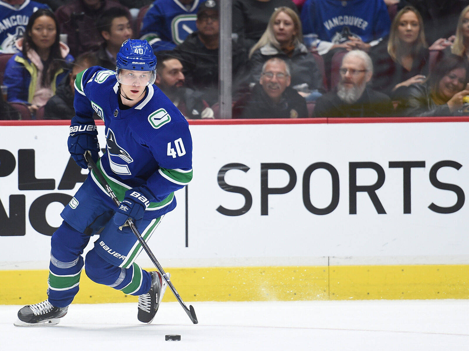 Canadian Nhl Player Elias Pettersson 2019 To 2020 Season Wallpaper