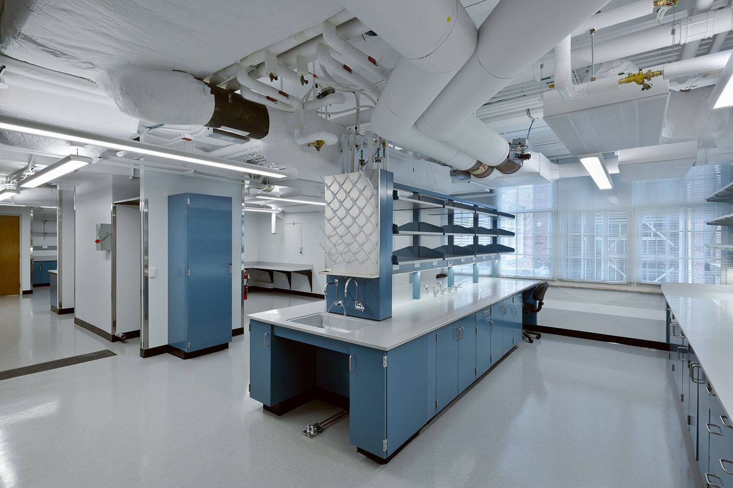 Caption: Advanced Laboratory At Case Western Reserve University Wallpaper