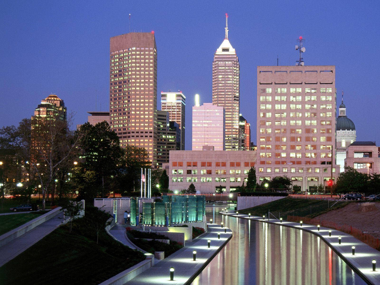 Caption: Scenic View Of The Indianapolis Canal Walk, Indiana Wallpaper