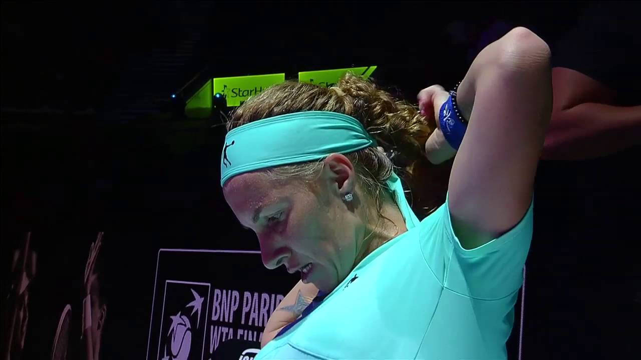 Caption: Svetlana Kuznetsova Concentrating On Her Braided Hair Wallpaper