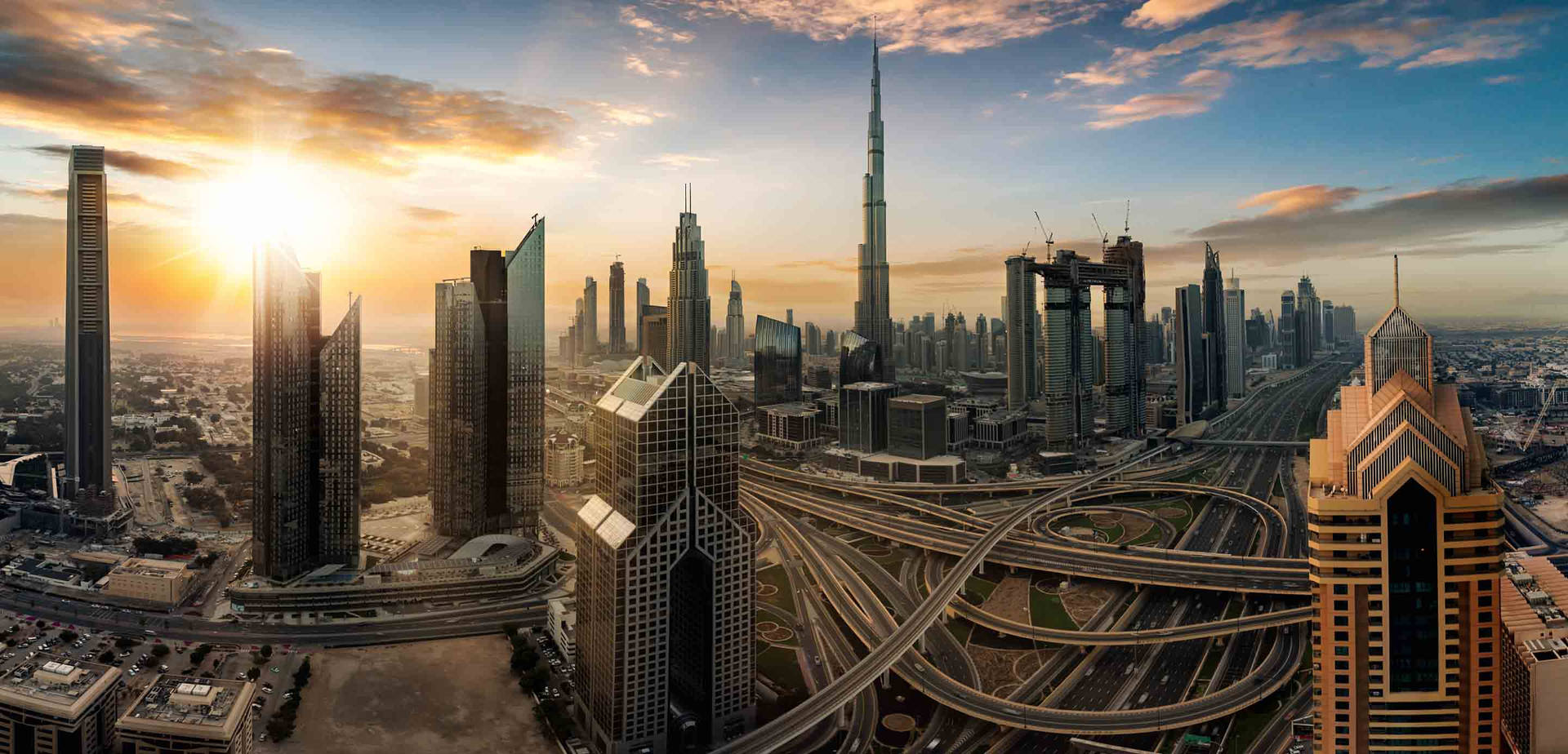 Captivating Panorama Of Dubai Skyline Wallpaper