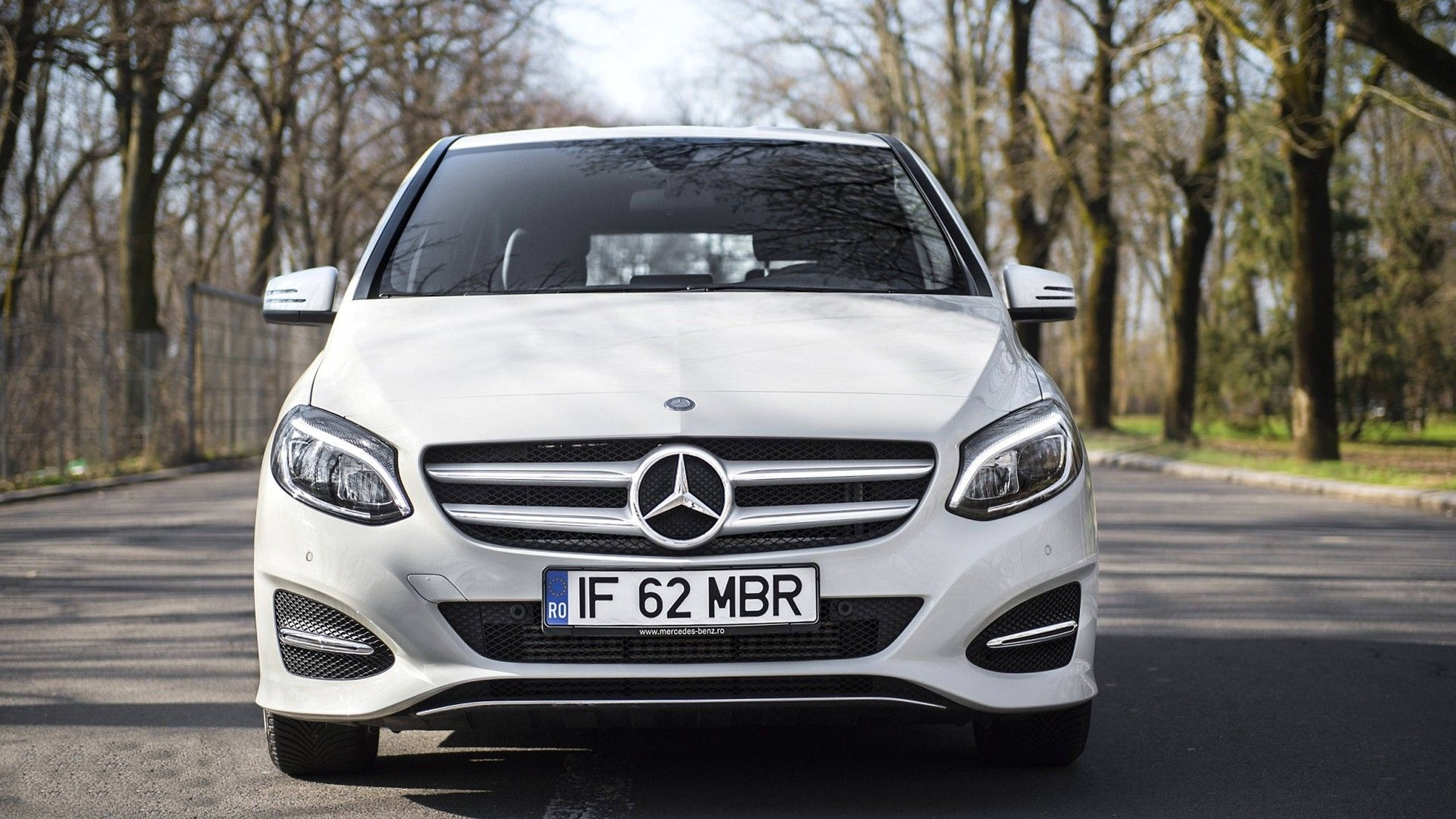 Captivating White Mercedes-benz B200 Suv Hd Wallpaper