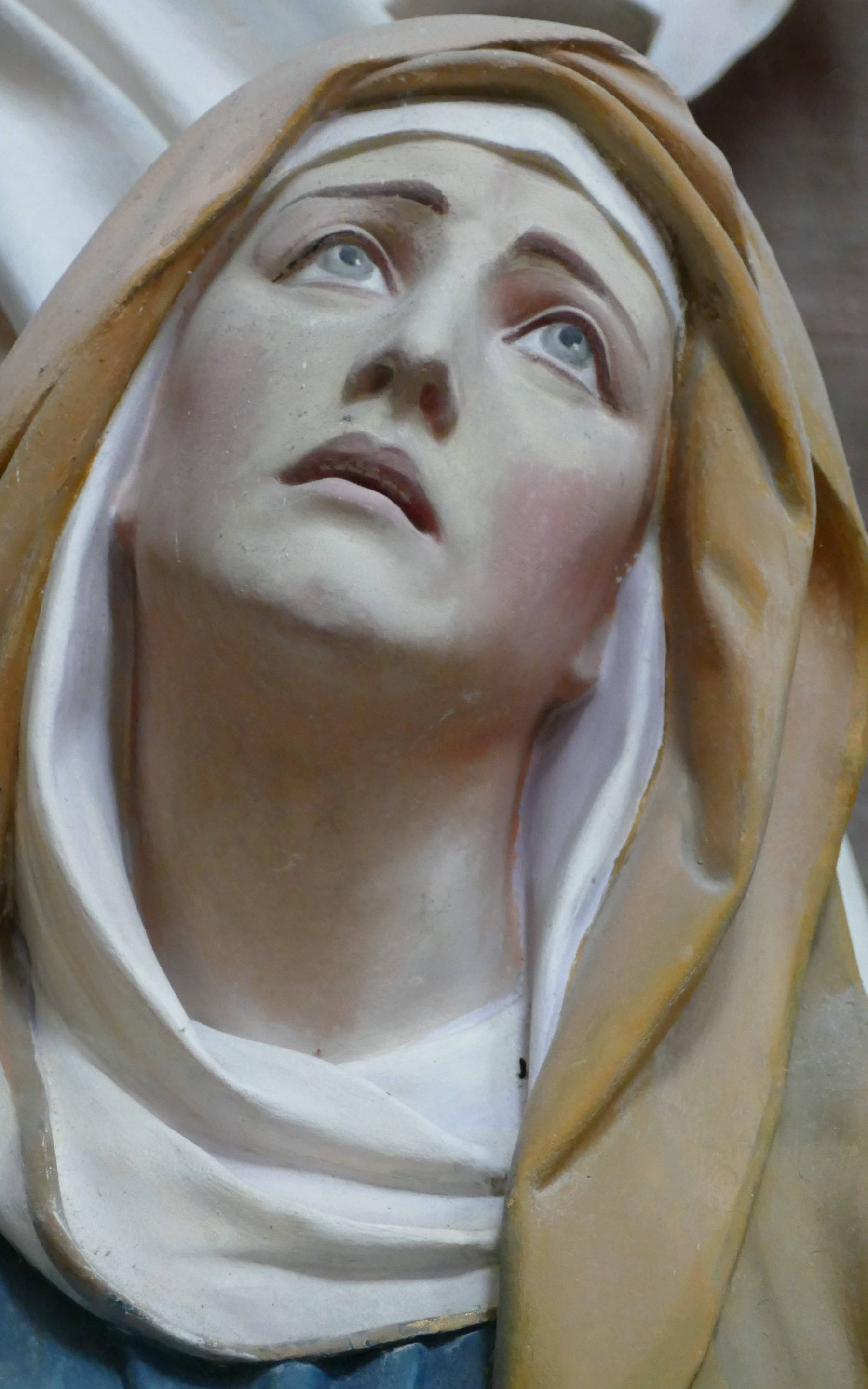 Catholic Nun Marble Sculpture Wallpaper
