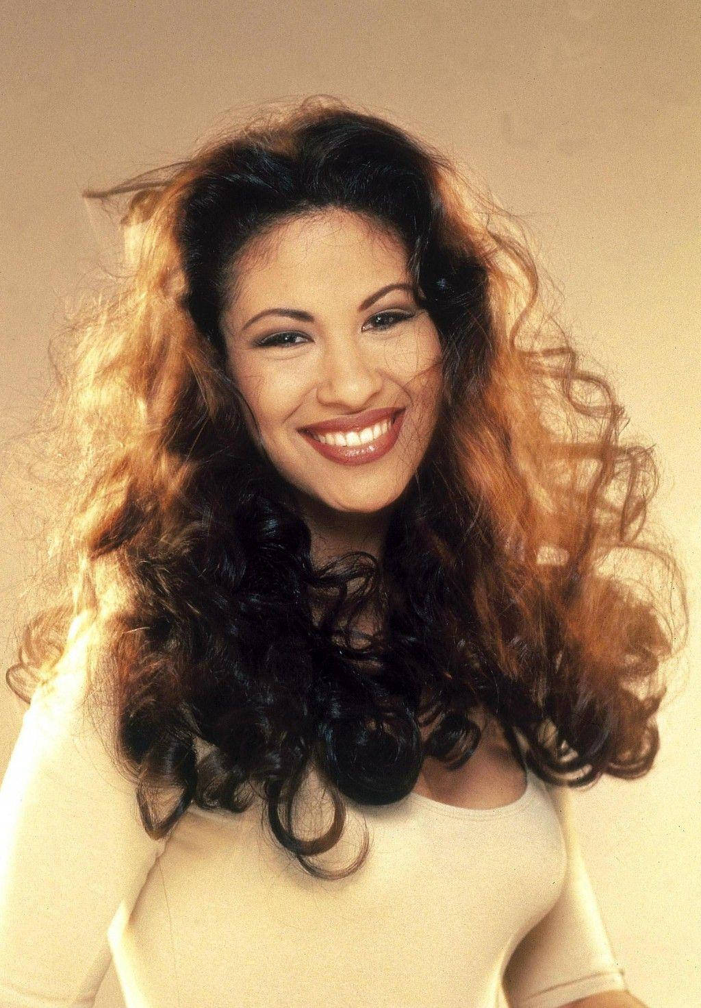 Charming Selena Quintanilla Wallpaper