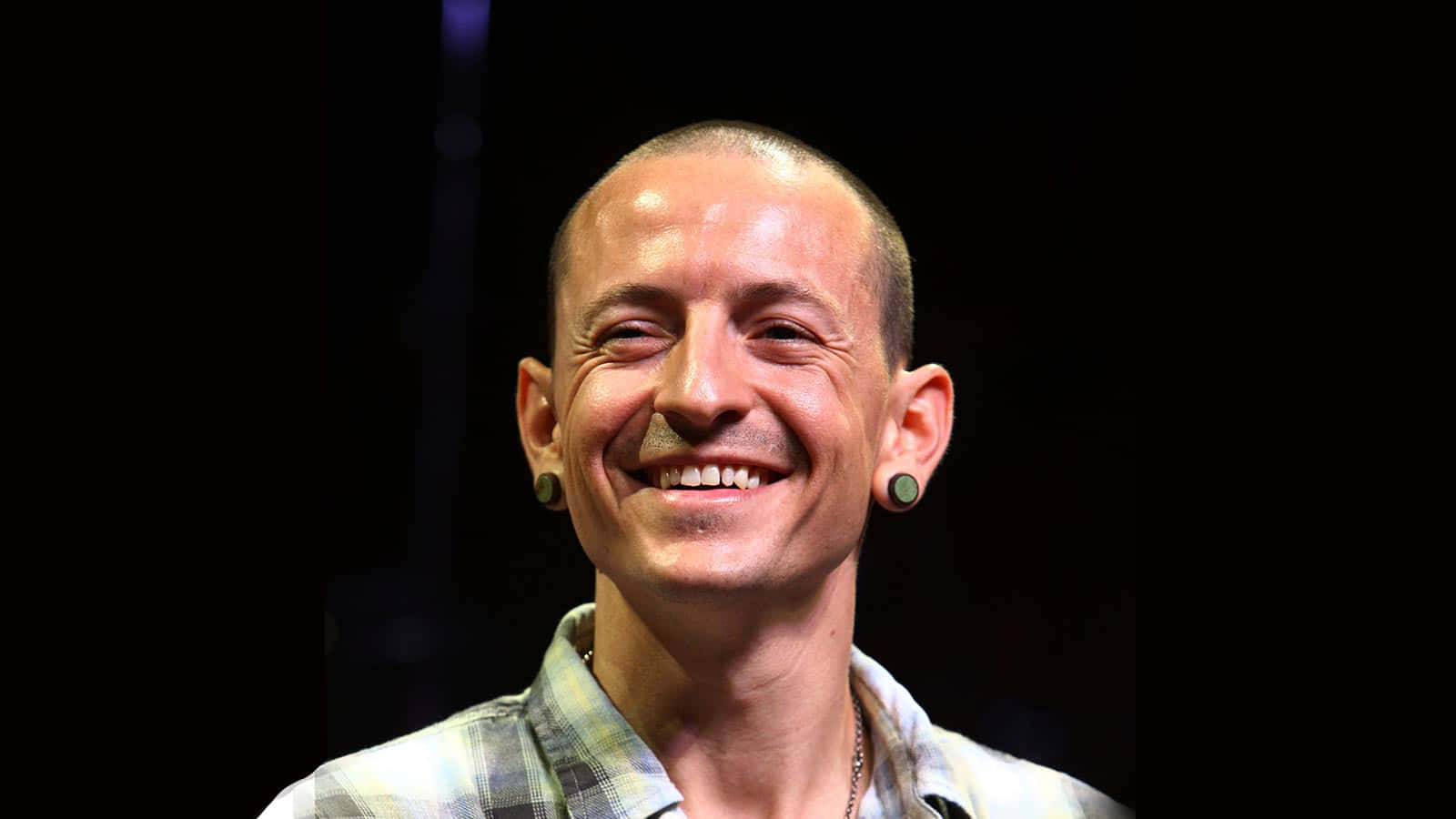 Chester Bennington Smiling Portrait Wallpaper