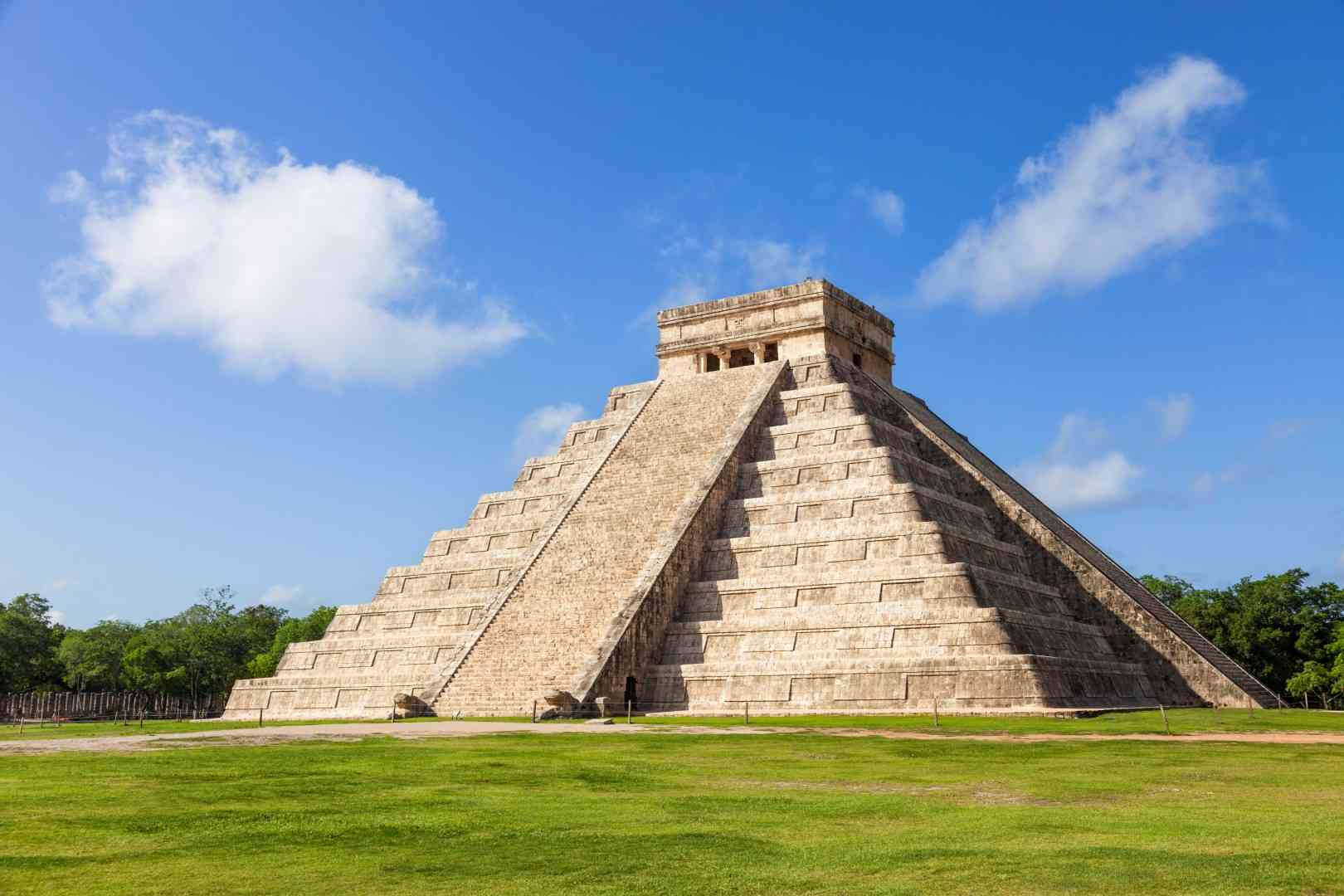 Chichen Itza Vibrant Sky Wallpaper