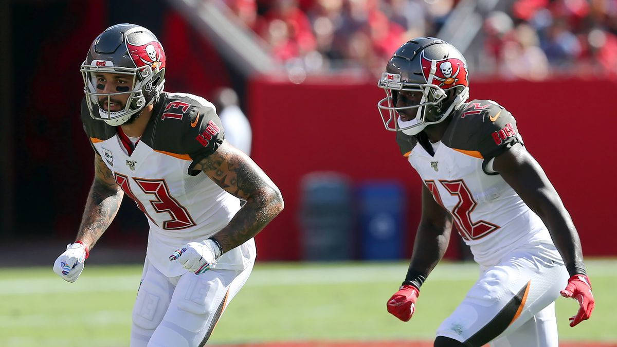 Chris Godwin And Mike Evans Of Buccaneers Wallpaper