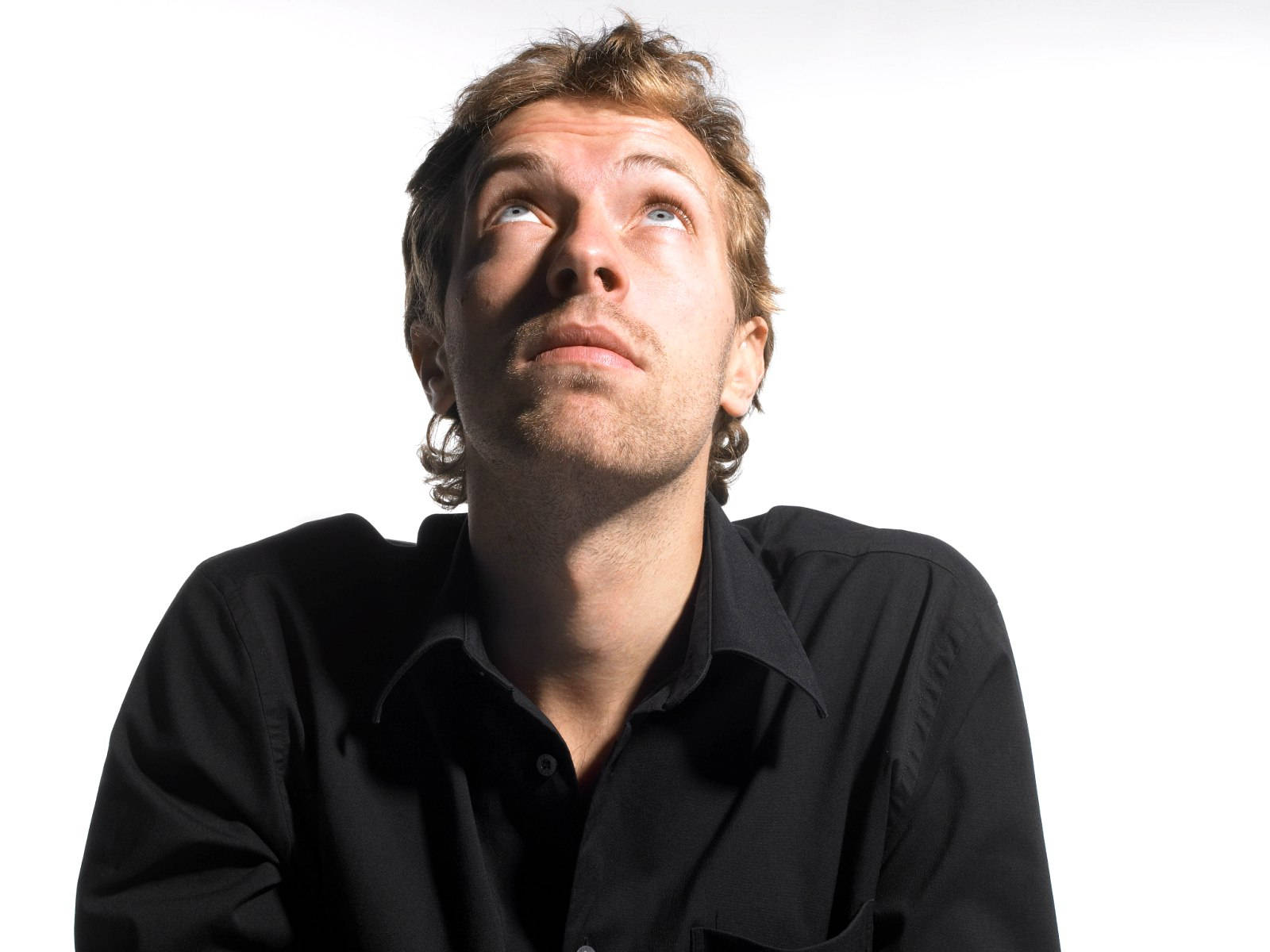 Chris Martin Look Up Wallpaper