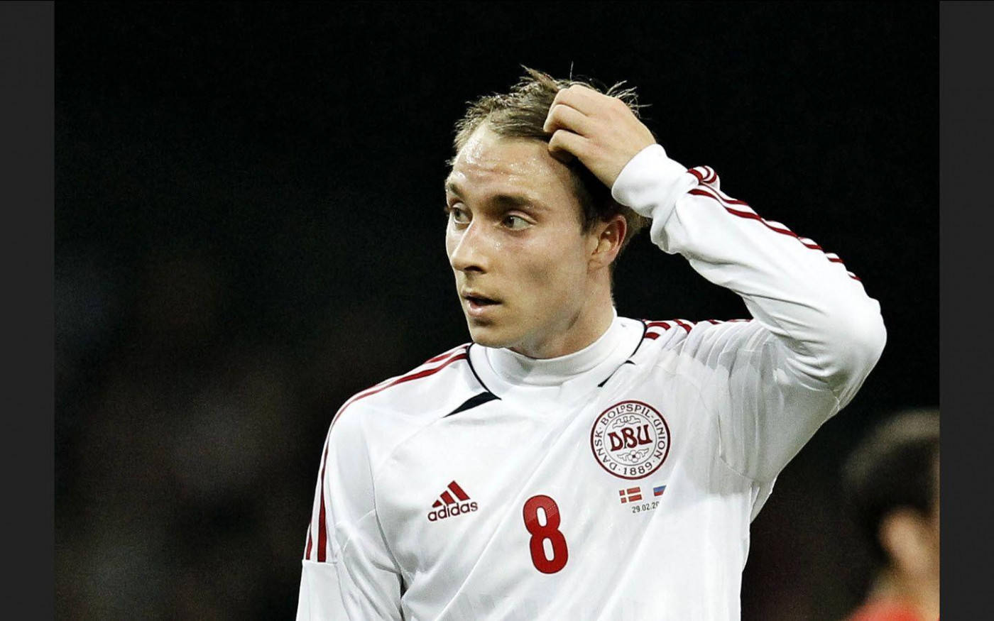 Christian Eriksen Scratching Head Wallpaper