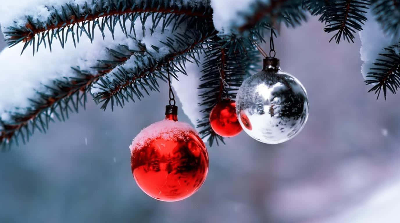 Christmas Aesthetic Computer With Christmass Balls Wallpaper