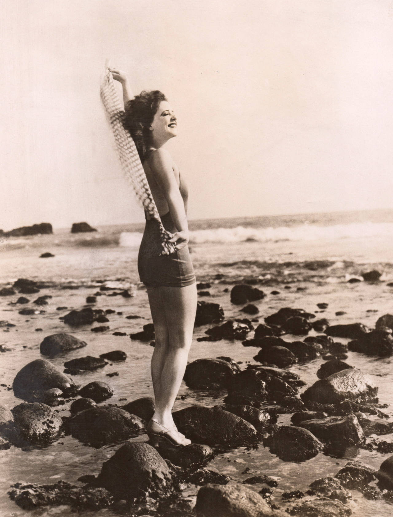 Clara Bow Rocky Seaside Wallpaper