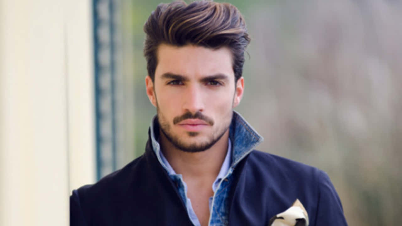 Classic And Stylish Mariano Di Vaio Portrait Wallpaper