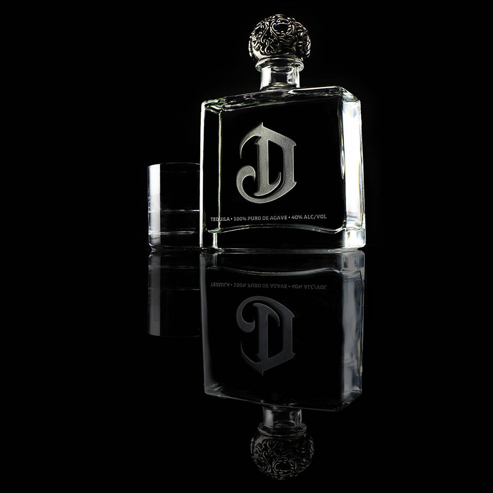 Clear Deleón Tequila Liquor Bottle Wallpaper