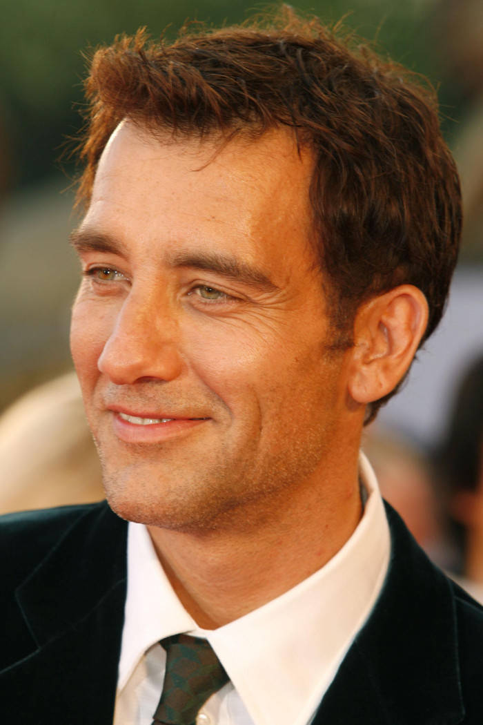 Clive Owen Dimple Wallpaper