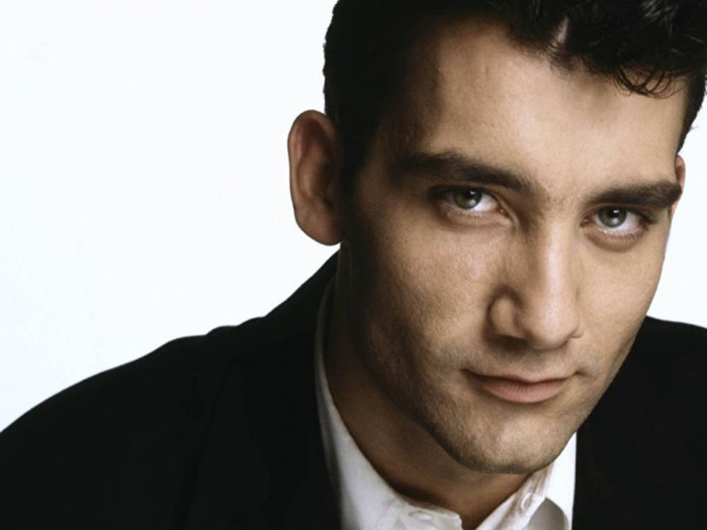 Clive Owen On White Wallpaper