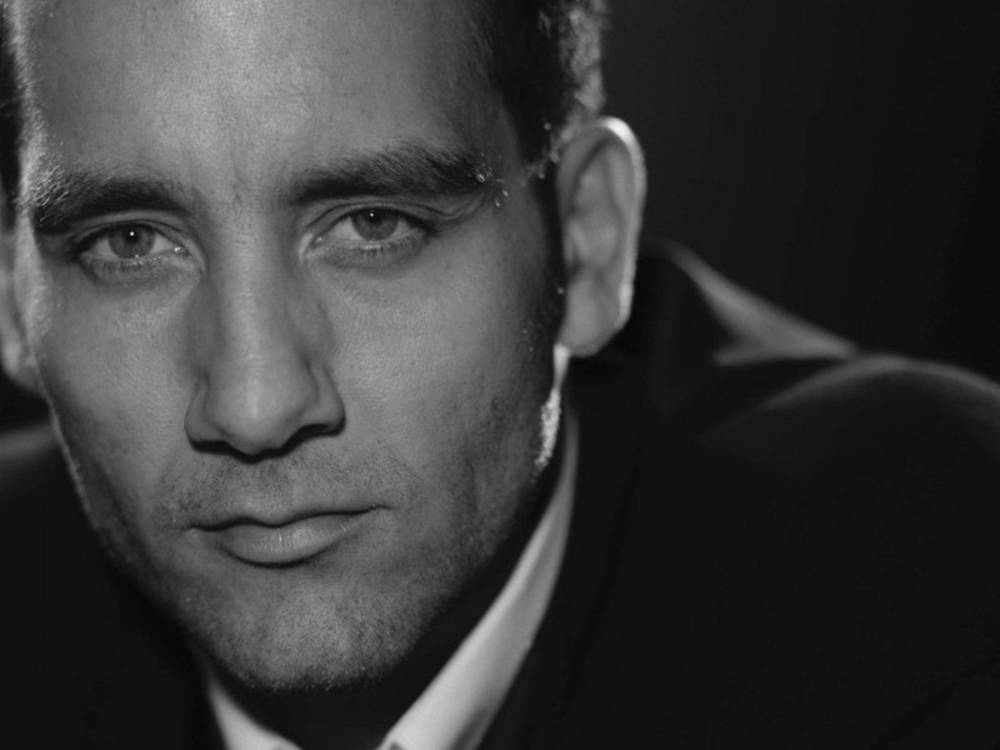 Close-up Portrait Of Clive Owen Wallpaper