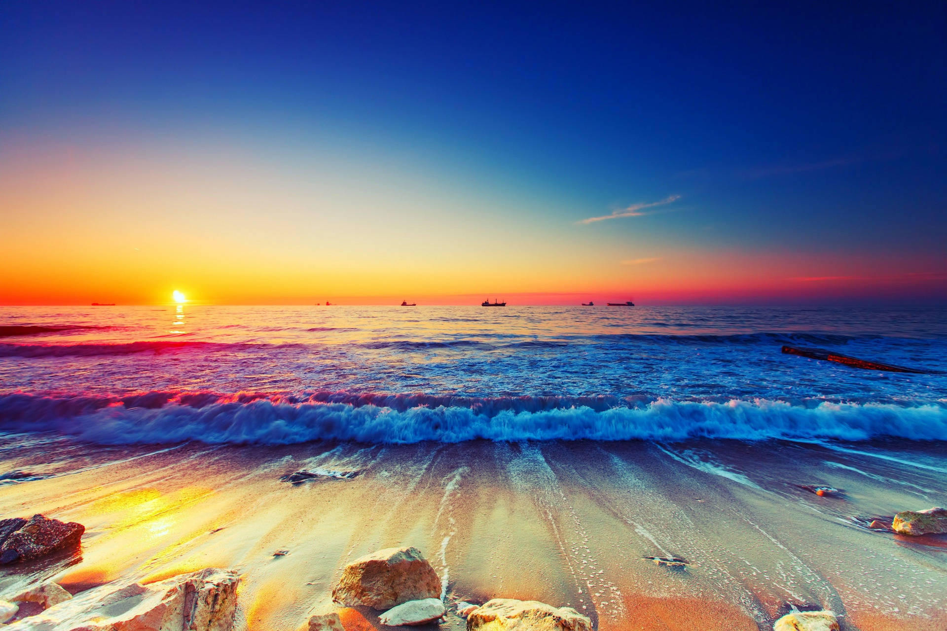 Colorful Aesthetic Ocean Sunset Wallpaper