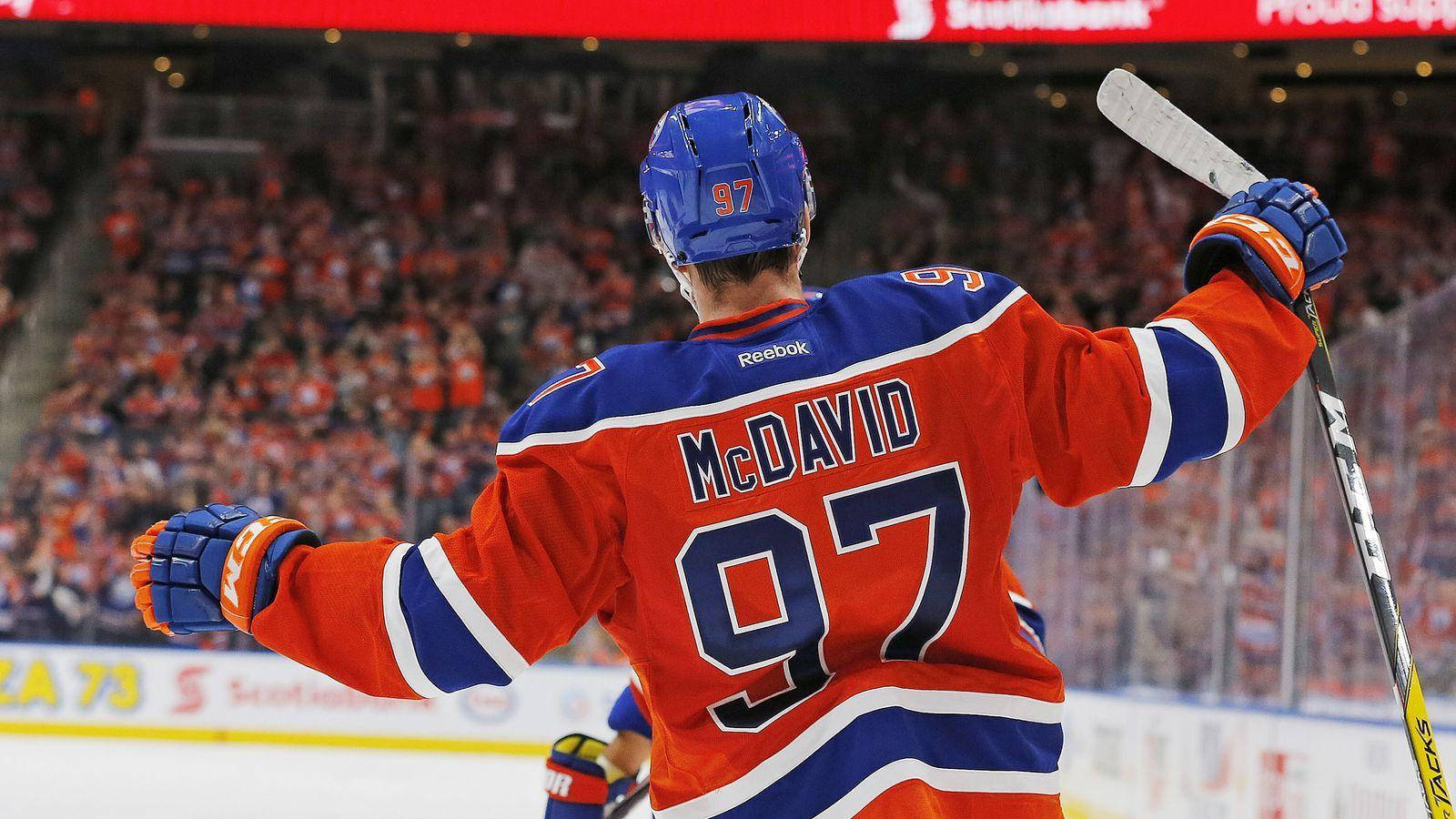 Connor Mcdavid Ice Hockey Player Wallpaper