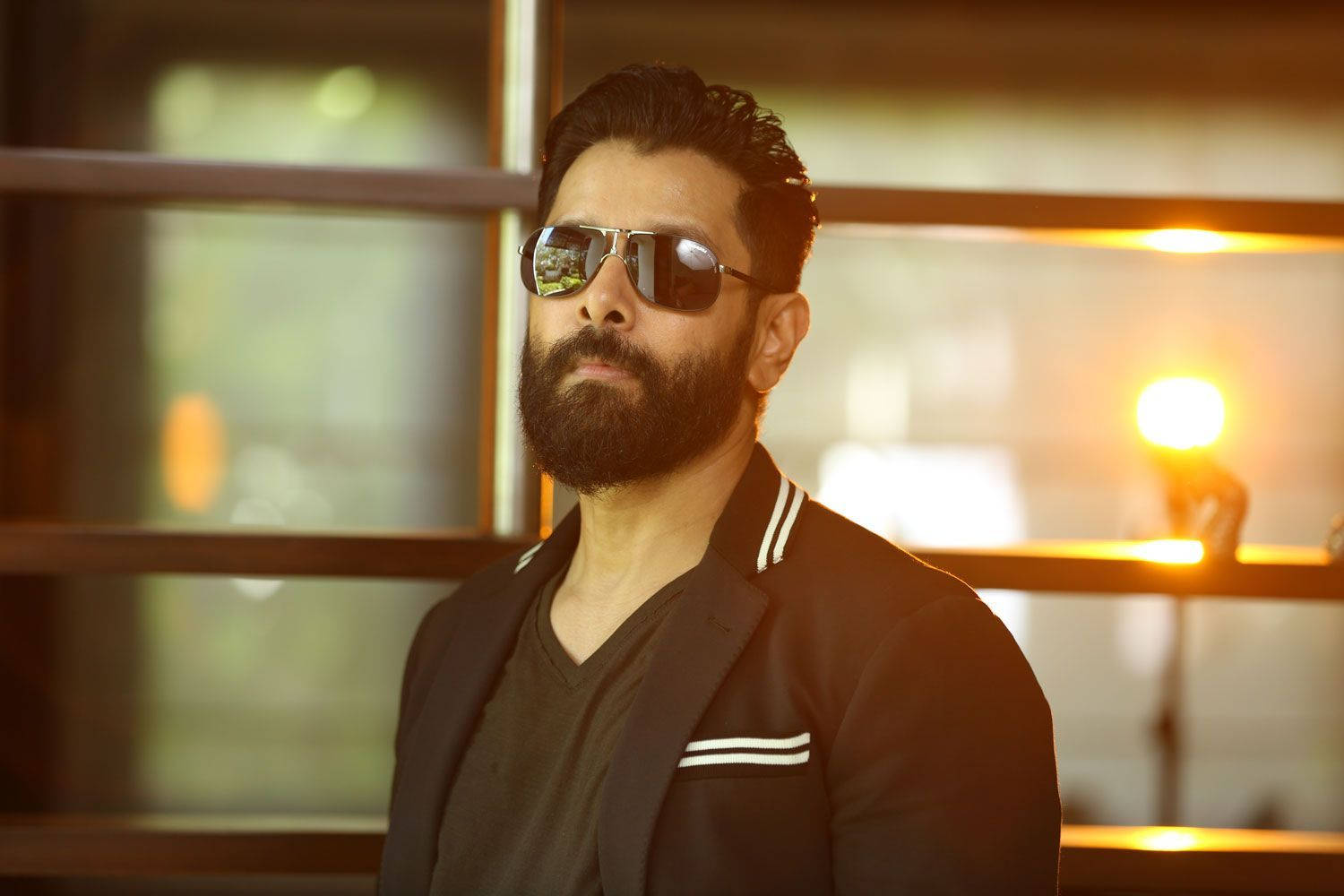 Cool Chiyaan Vikram Photoshoot Wallpaper