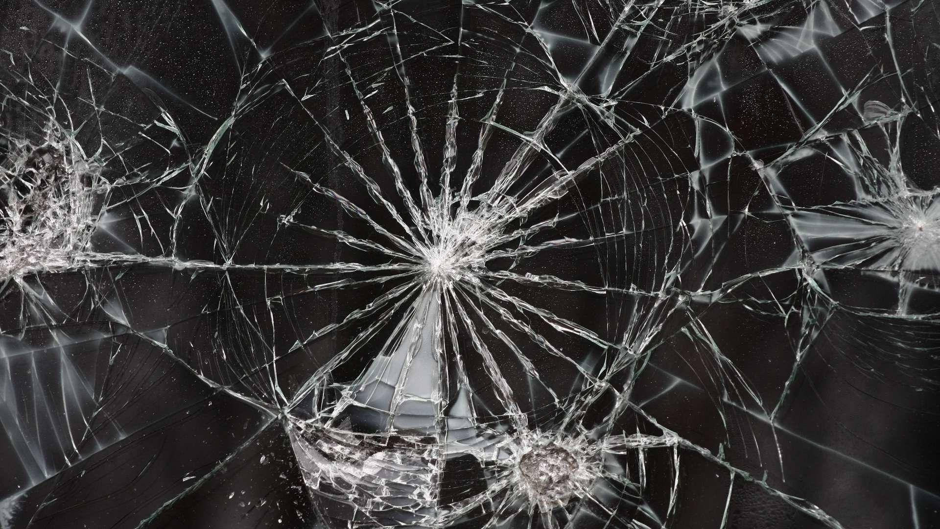 Cracked Computer Screen Windshield Wallpaper