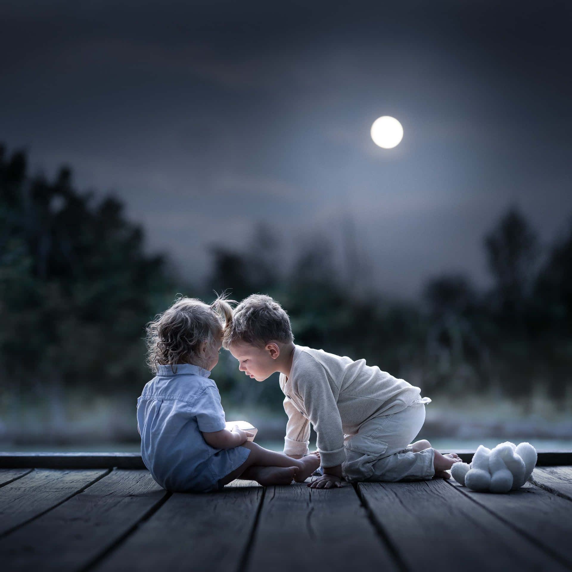 Cute Baby Couple Dating Under The Moon Wallpaper WallpapersOK