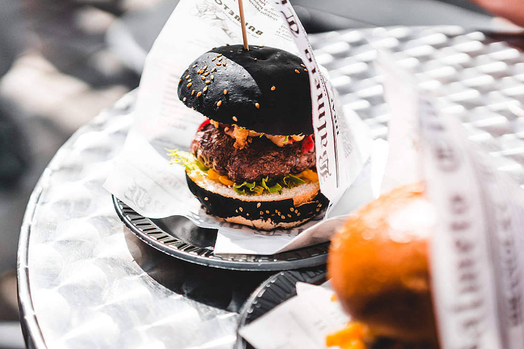 Cute Black Burger Huawei Honor Wallpaper