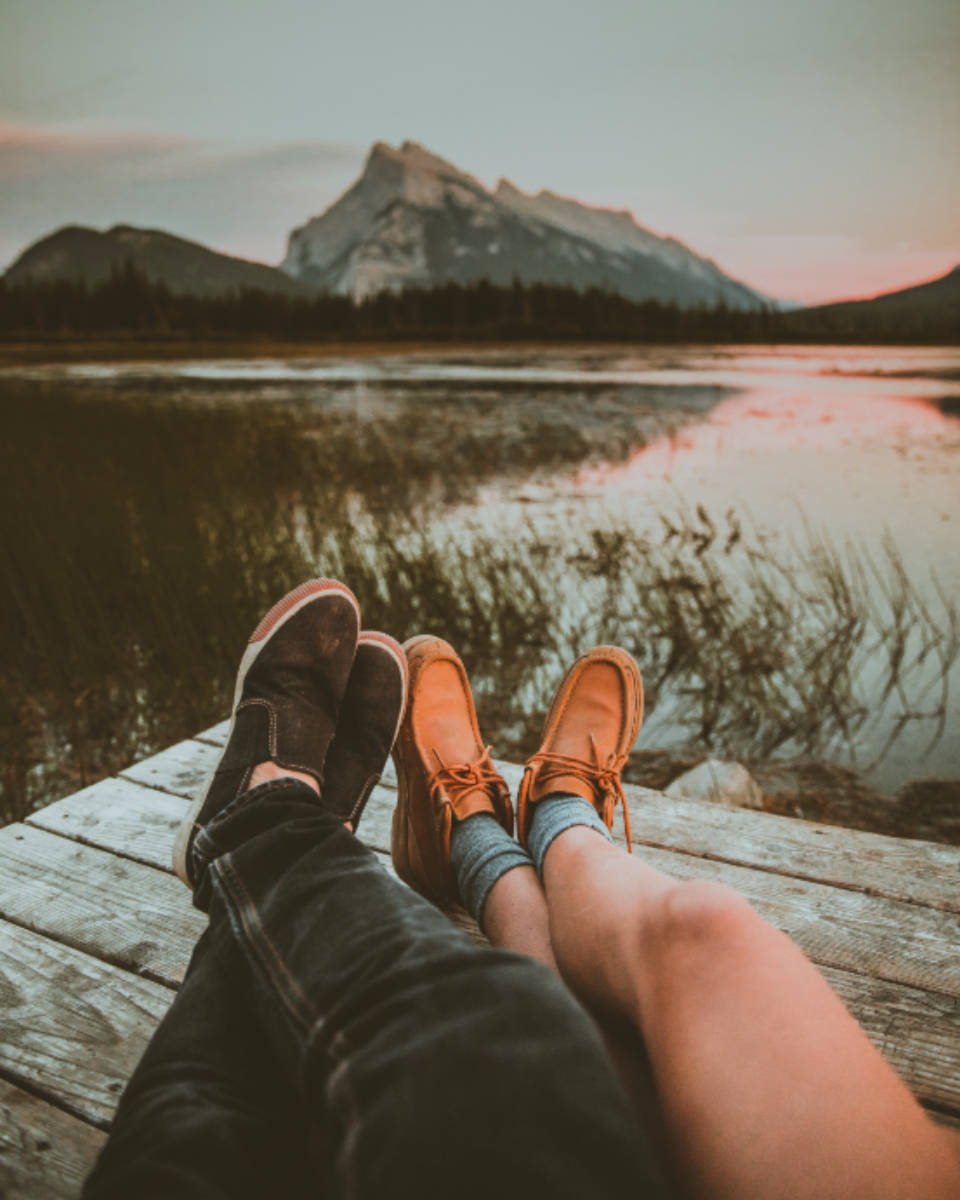 Cute Love Couple In Lake Wallpaper