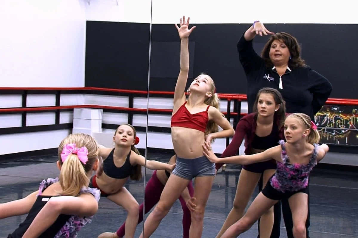 Dance Moms Rehearsal Session Wallpaper