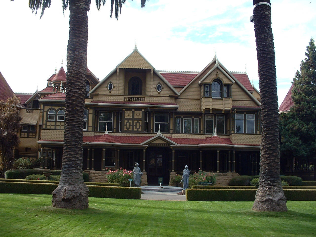 Dark And Gloomy Winchester Mystery House Wallpaper