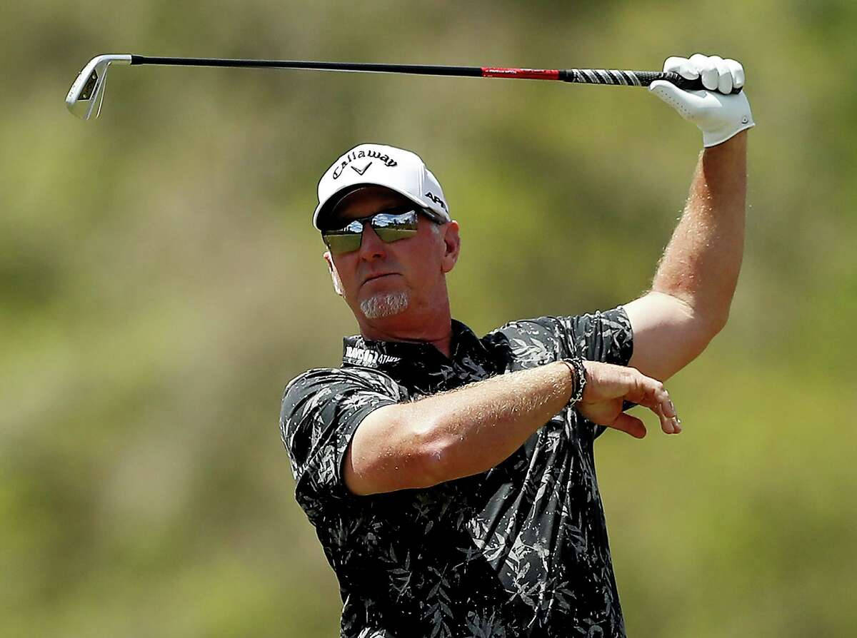 David Duval Raising His Golf Club Wallpaper