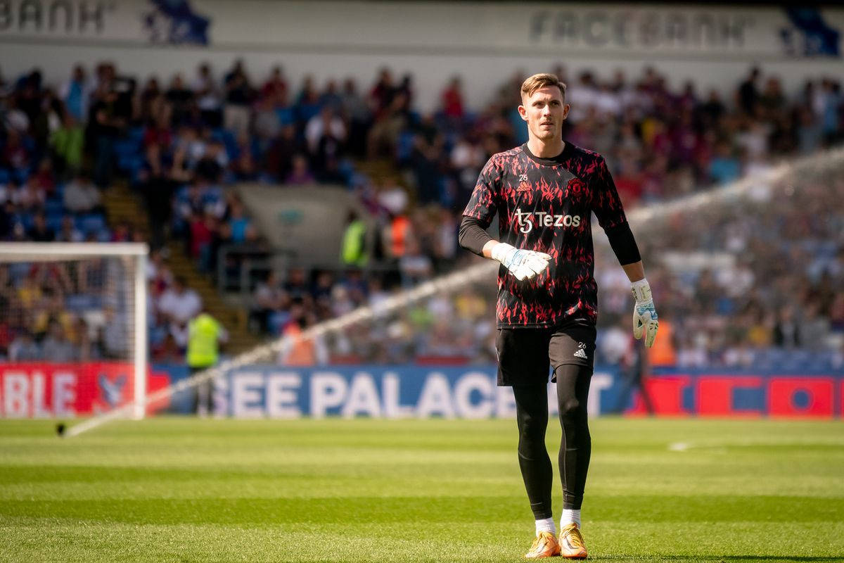 Dean Henderson Walking Wallpaper