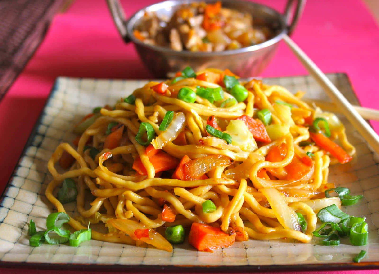 Delicious Indo-chinese Chicken Hakka Noodles Wallpaper