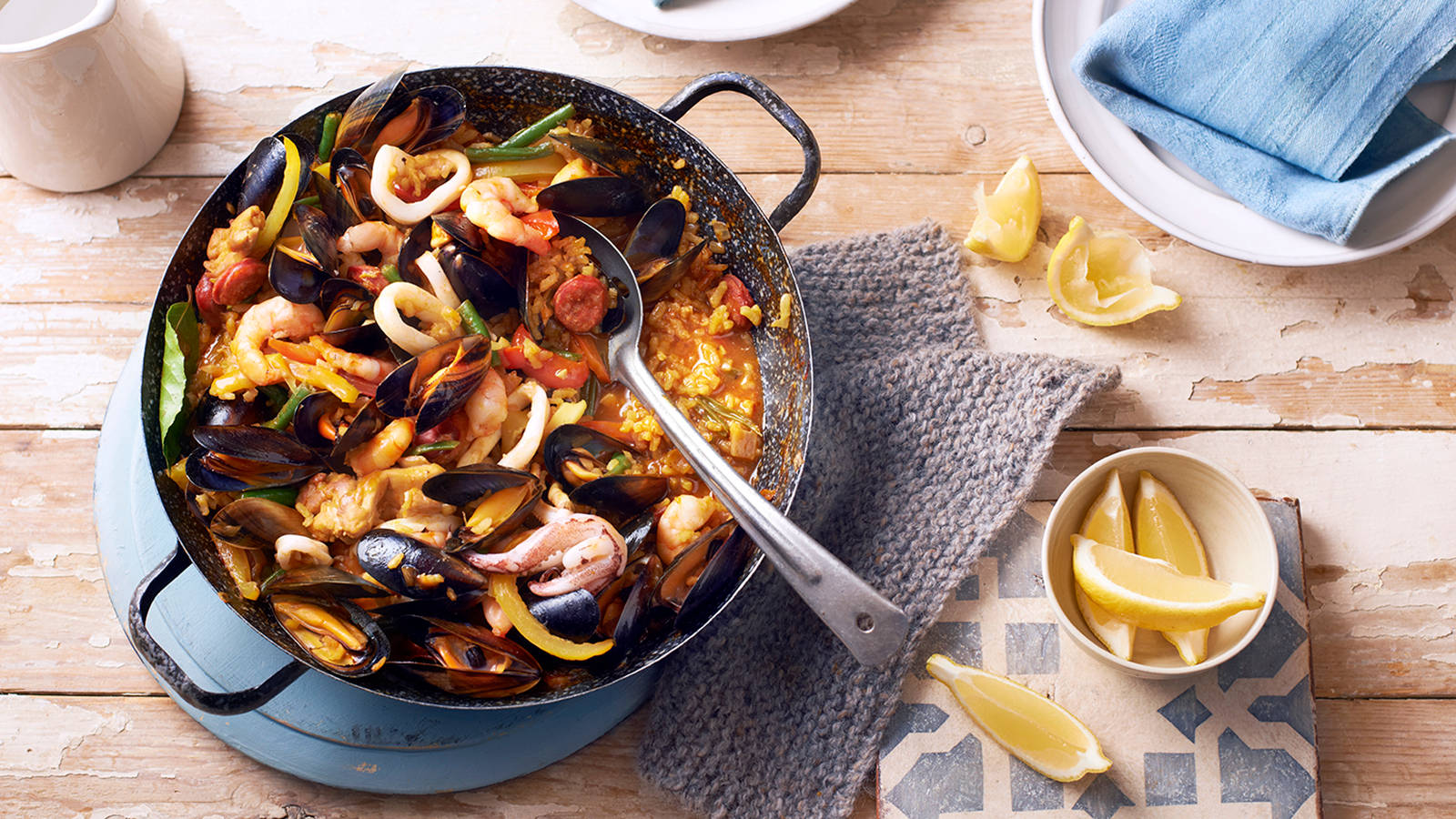 Deliciously Cooked Seafood Paella In A Pan Wallpaper