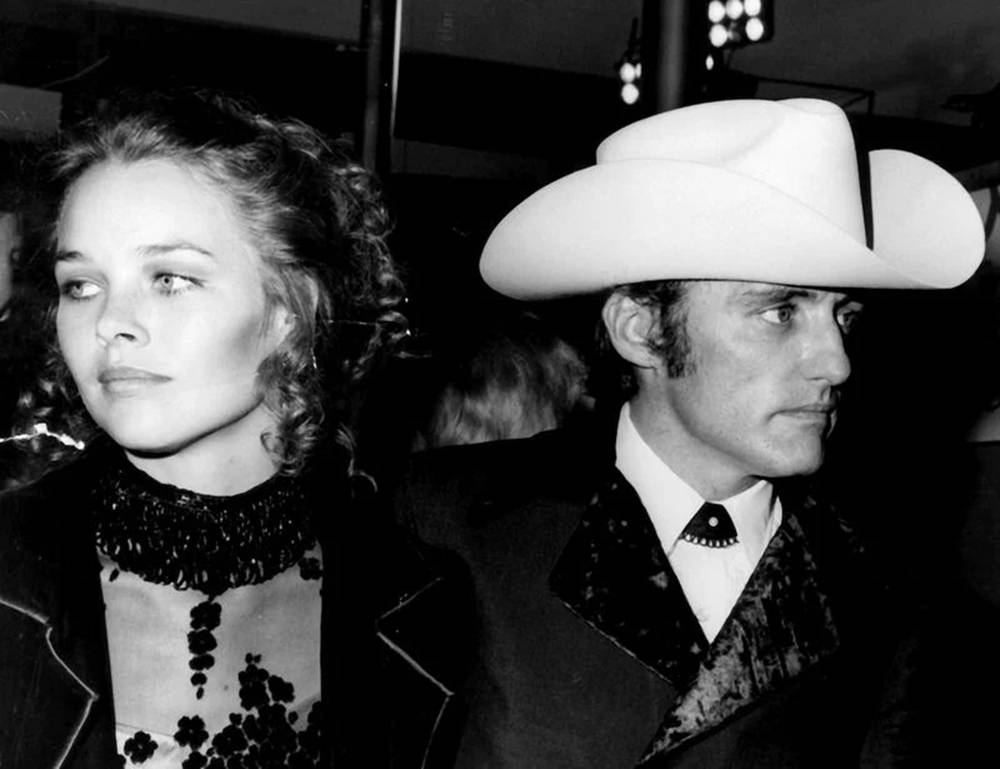 Dennis Hopper And Singer Michelle Phillips Wallpaper