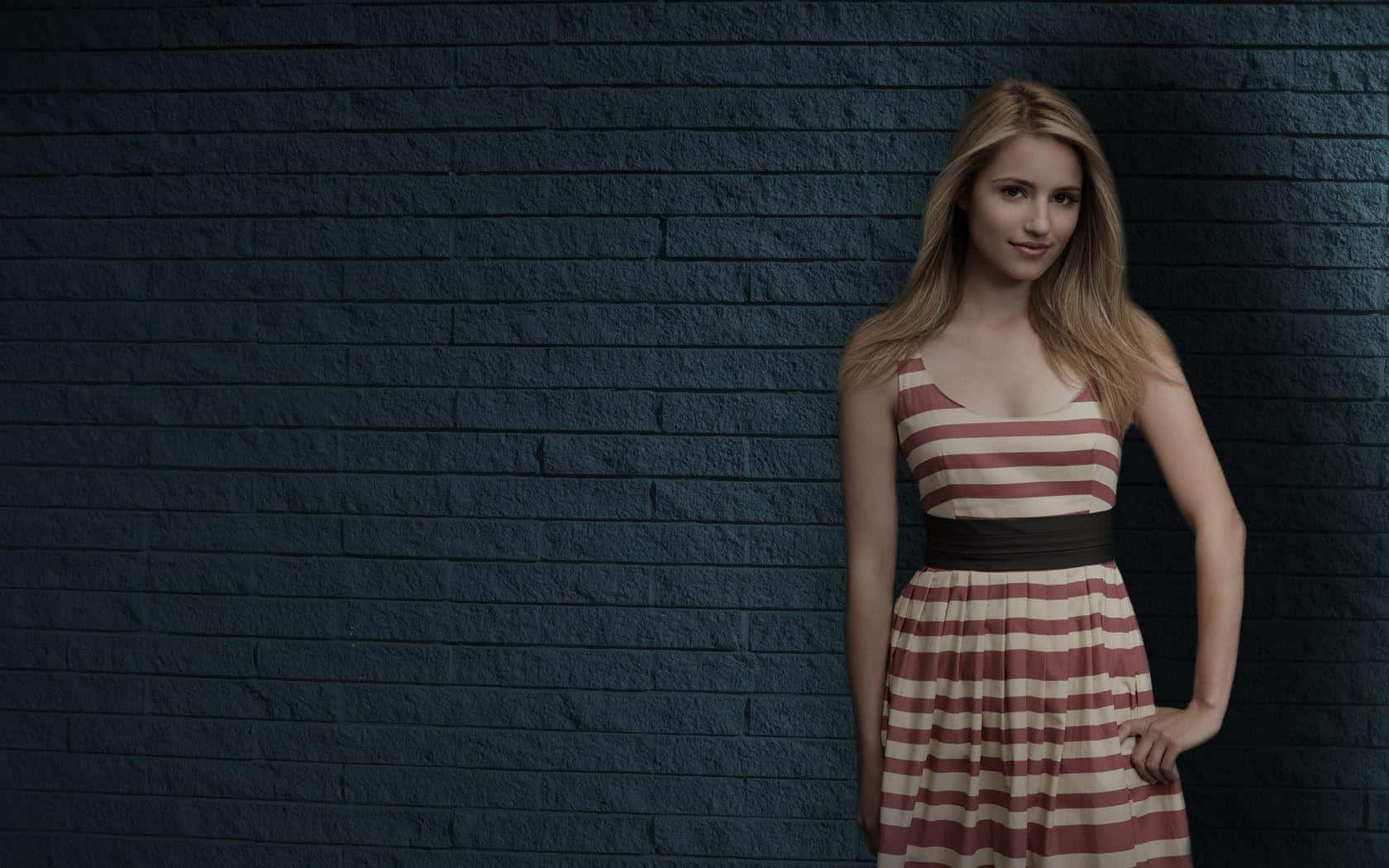 Dianna Agron Posing In A Stunning Photoshoot Wallpaper