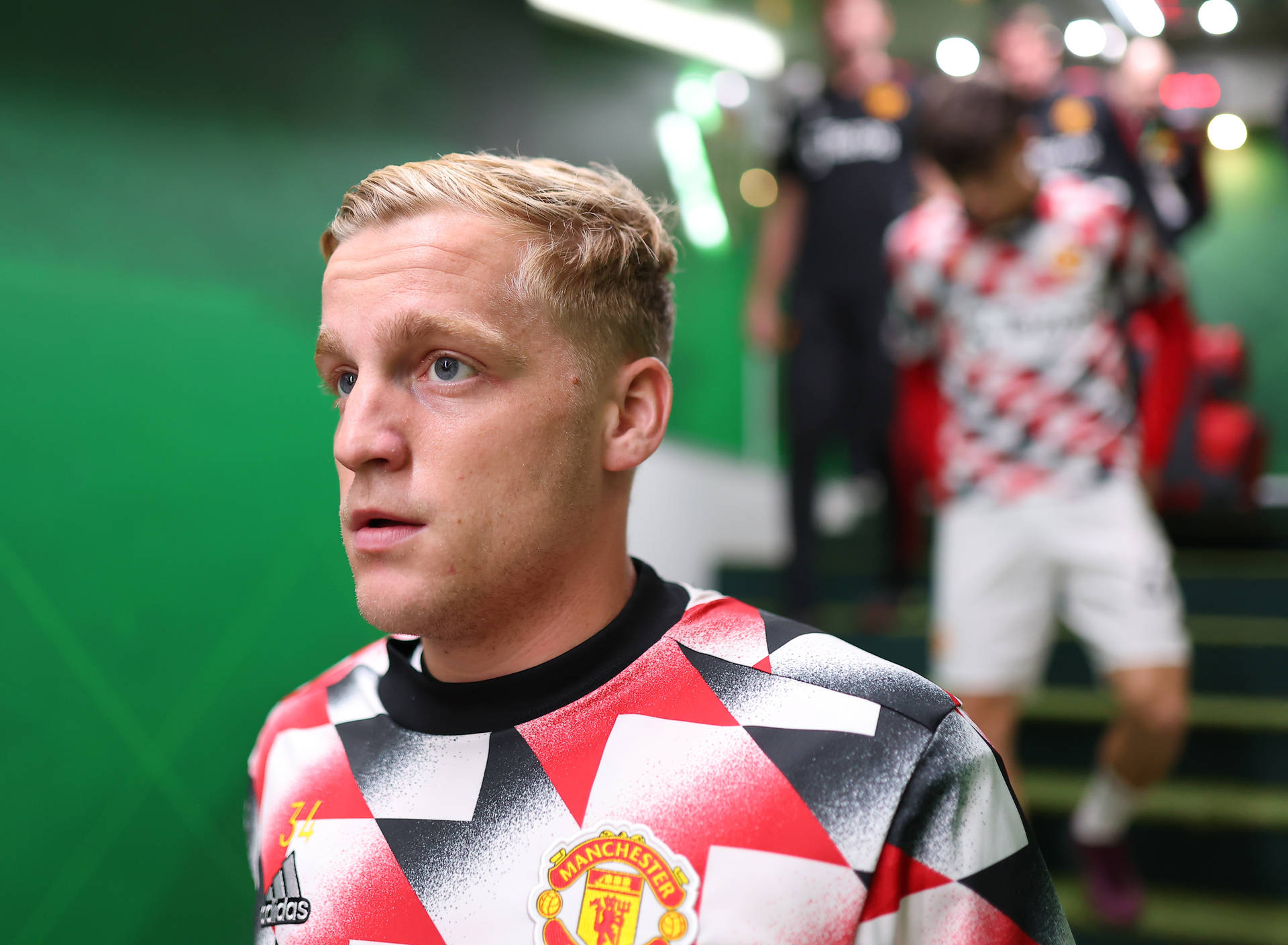 Donny Van De Beek Black Red Manchester Jersey Wallpaper