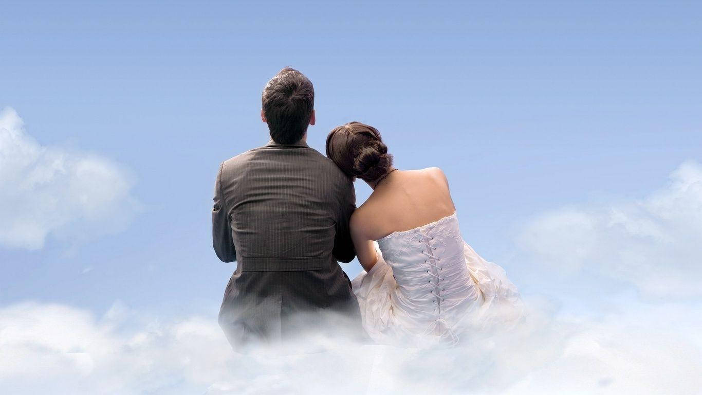 Dreamy Romantic Couples Wallpaper