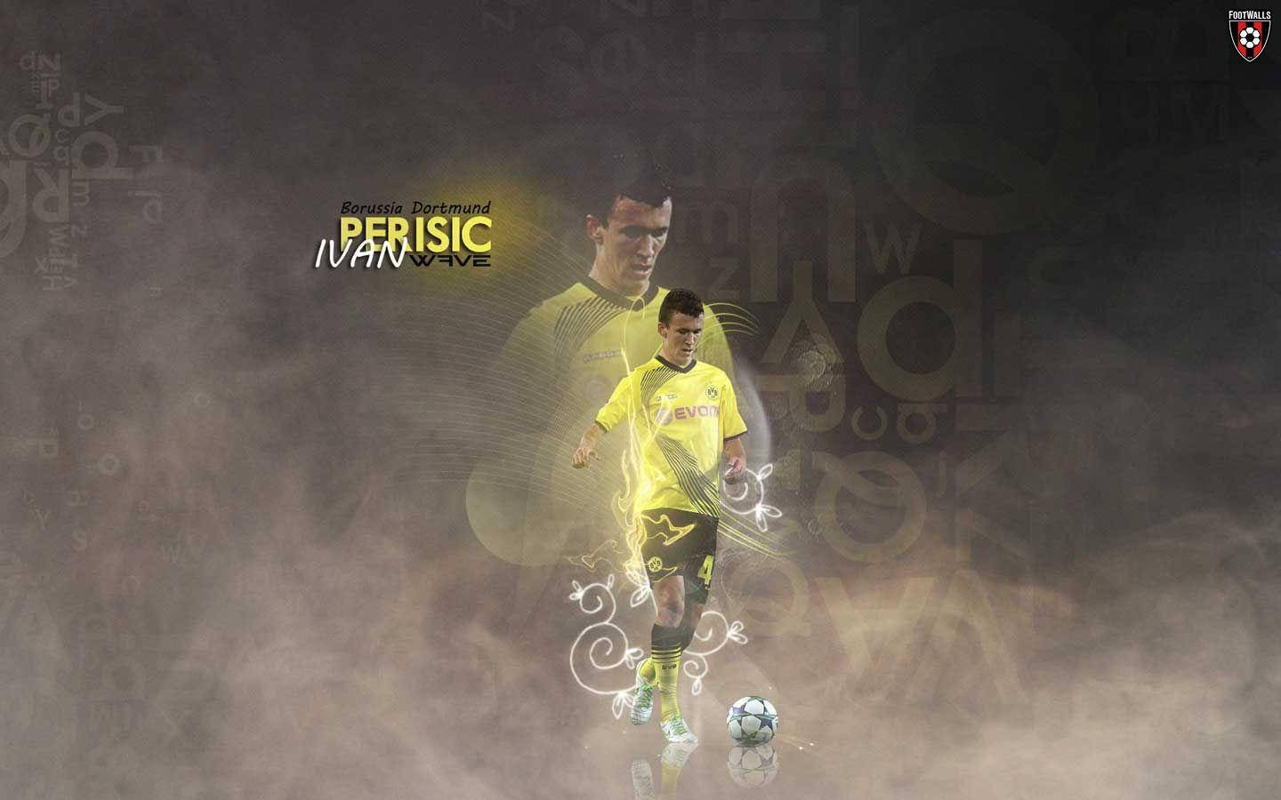 Dynamic Midfielder In Action - Ivan Perisic Wallpaper