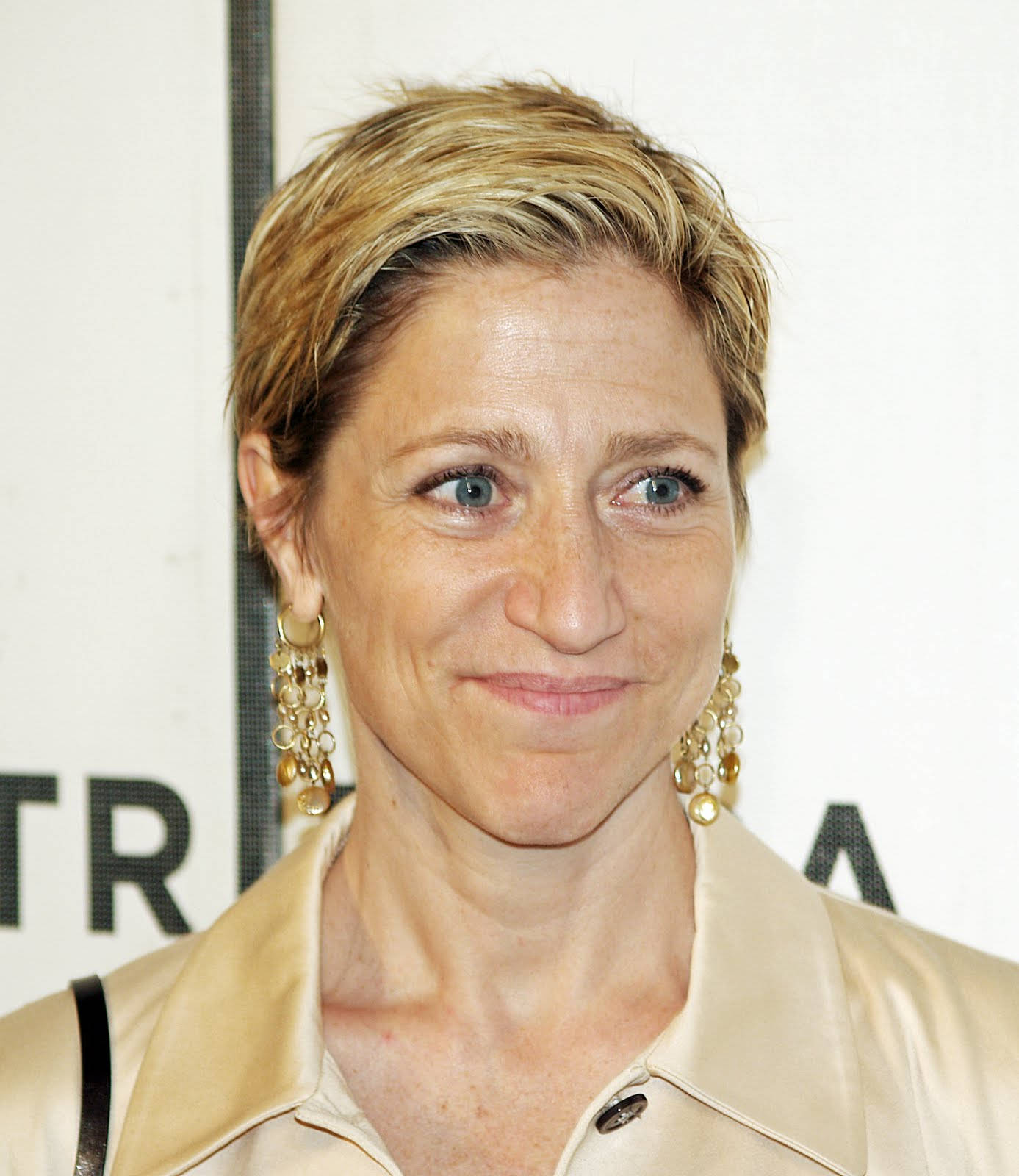 Edie Falco Pixie Haircut Wallpaper