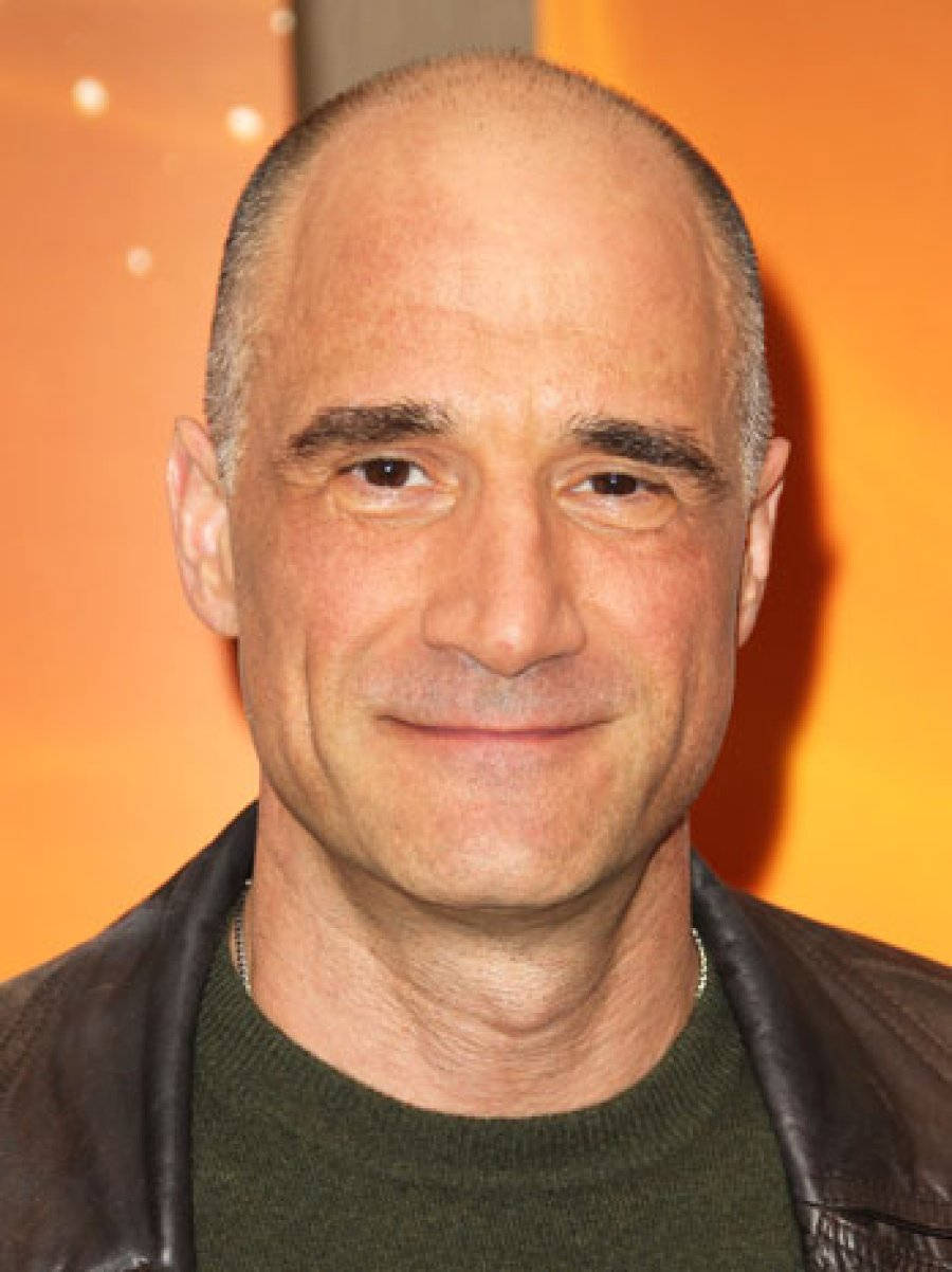 Elias Koteas On Orange Wallpaper