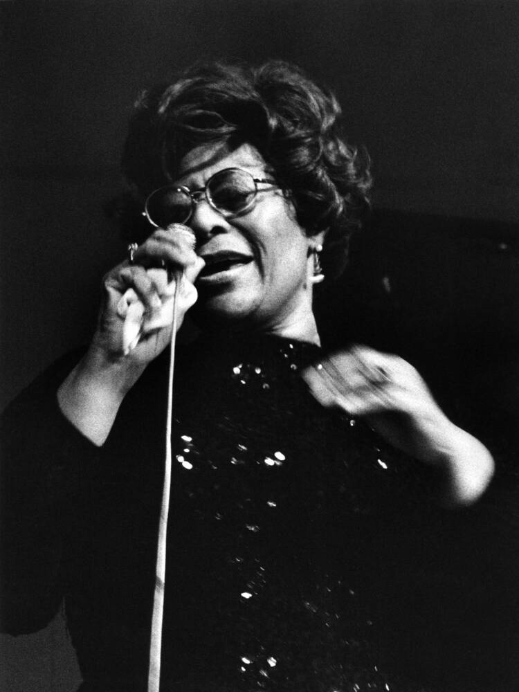 Ella Fitzgerald In Glasses Wallpaper