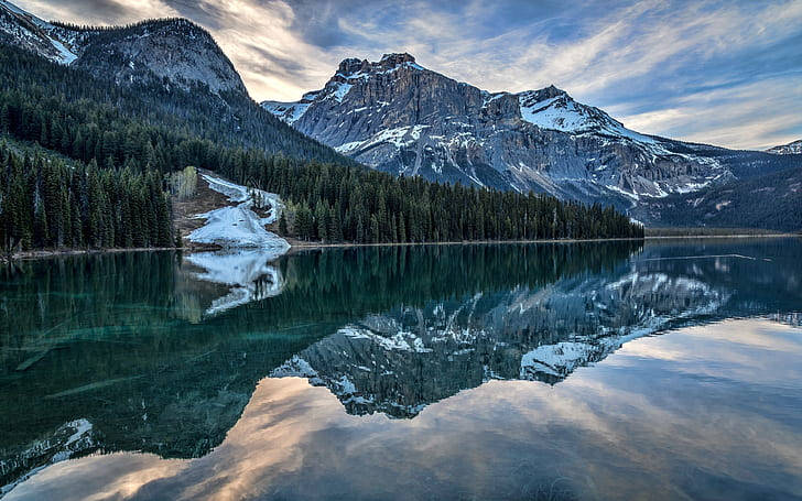 Emerald Lake Full Desktop Screen Hd Wallpaper