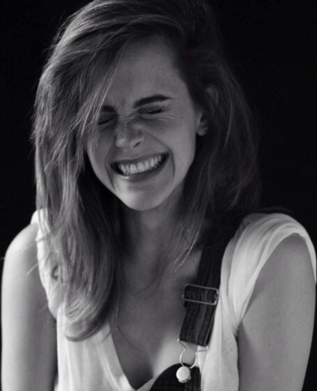 Emma Watson Lovely Smile Wallpaper