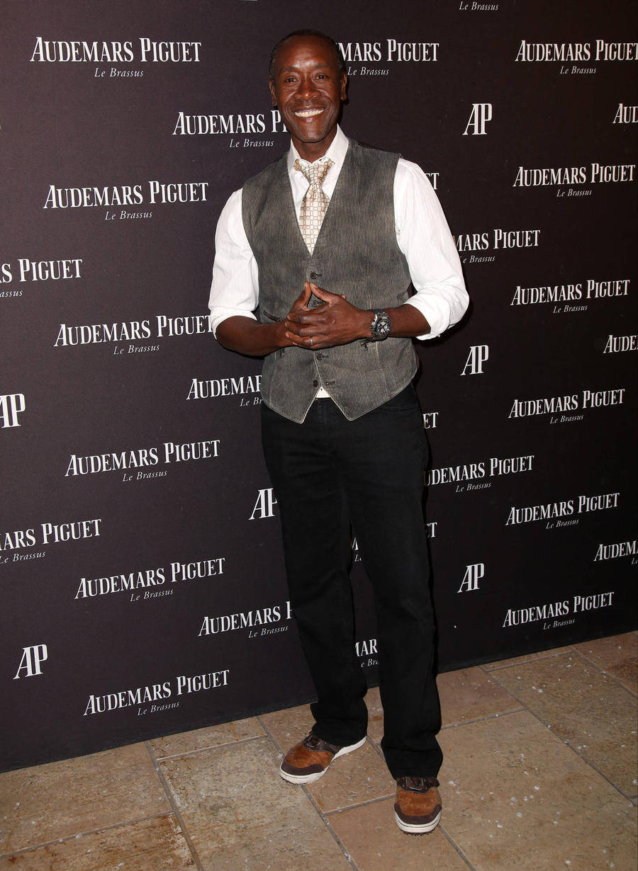 Esteemed Actor Don Cheadle At Prestigious Event Wallpaper