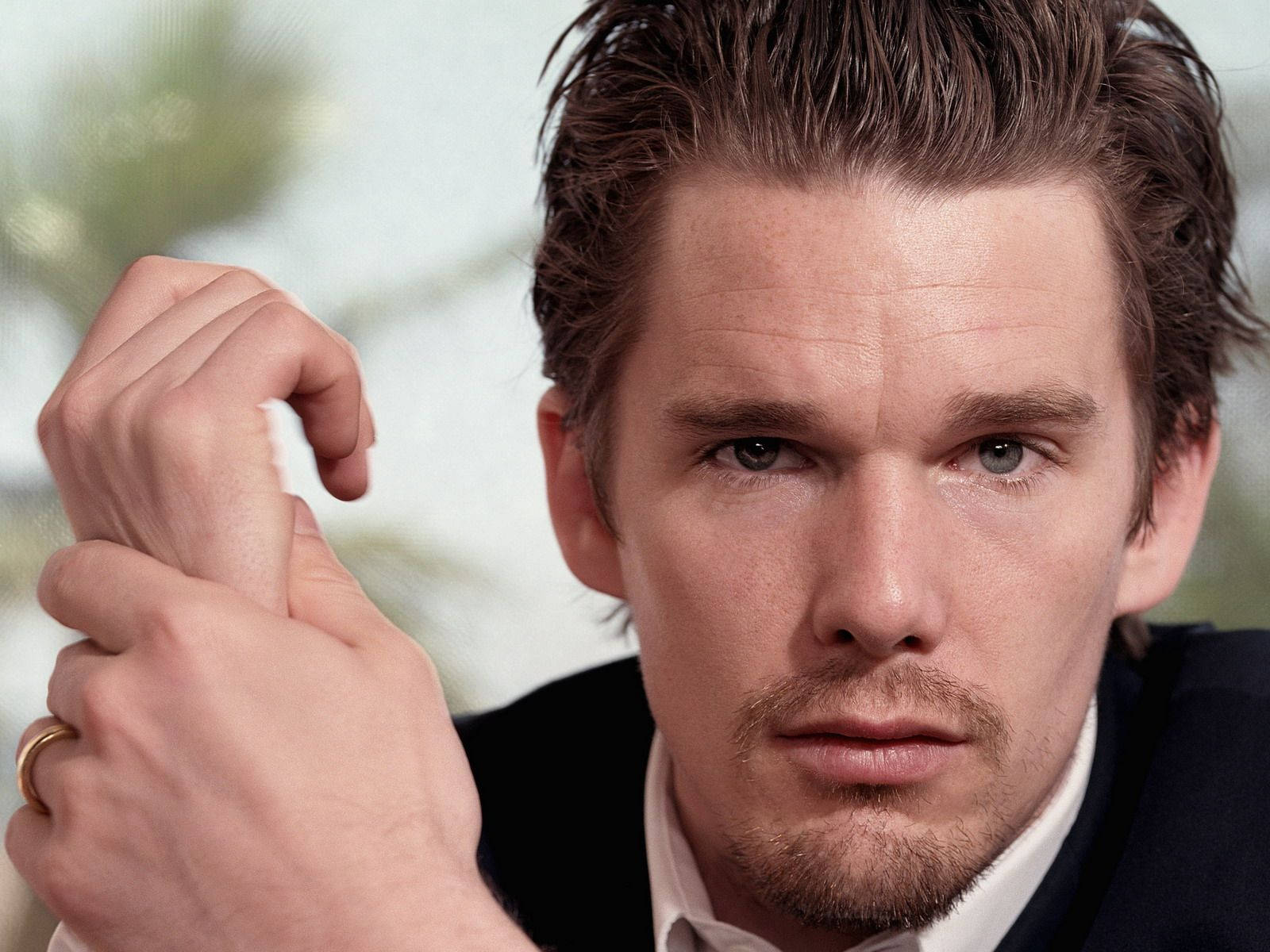 Ethan Hawke Celebrity Photoshoot Wallpaper