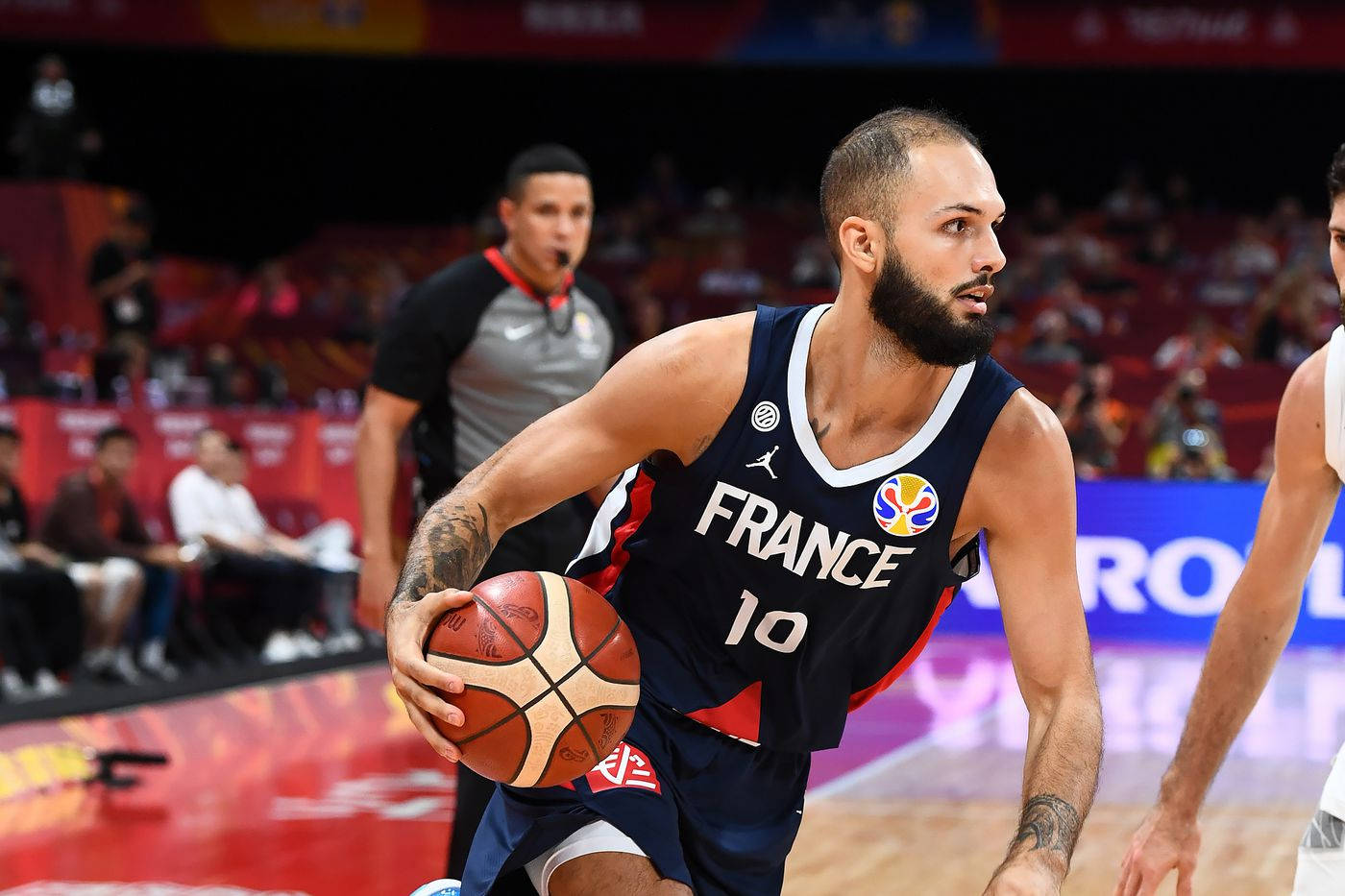 Evan Fournier France Vs. Argentina 2019 Fiba World Cup Wallpaper